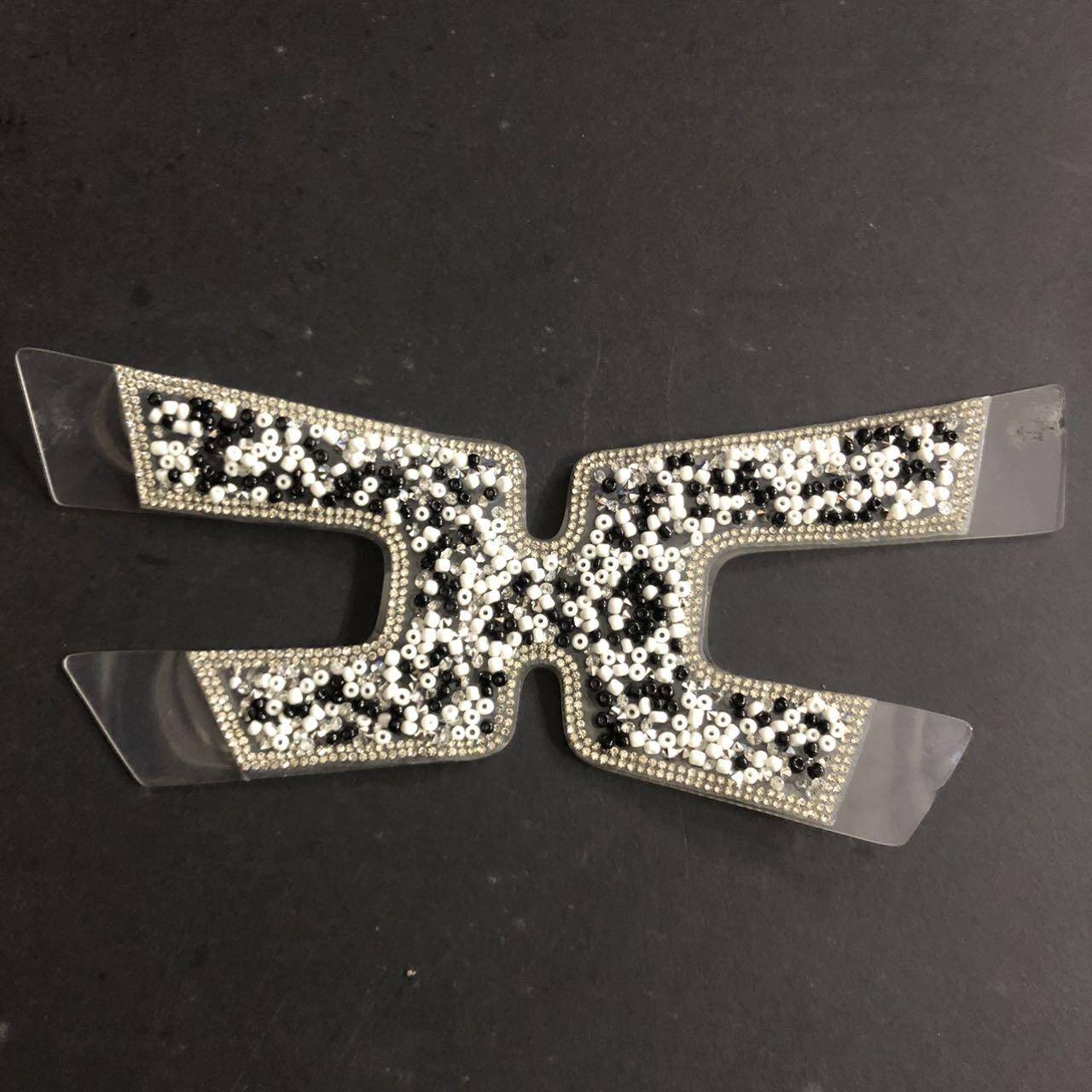Women's Fashion TPU Shoe Clips with Rhinestone Decoration for Slipper Use - Image 5