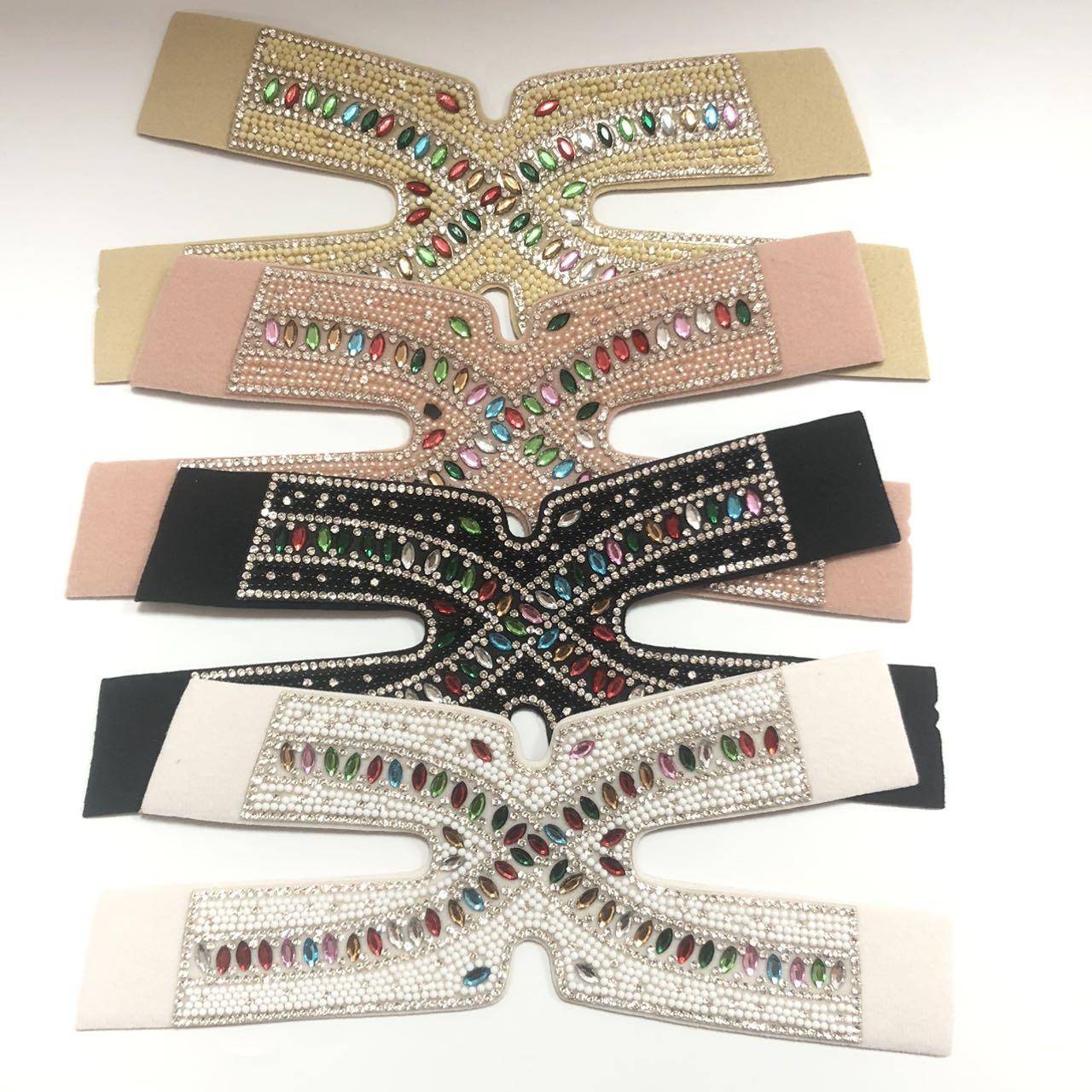 Summer Fashion Breathable Comfortable Durable Handmade Shining Sandal Upper in PU Material with Pearls and Rhinestones
