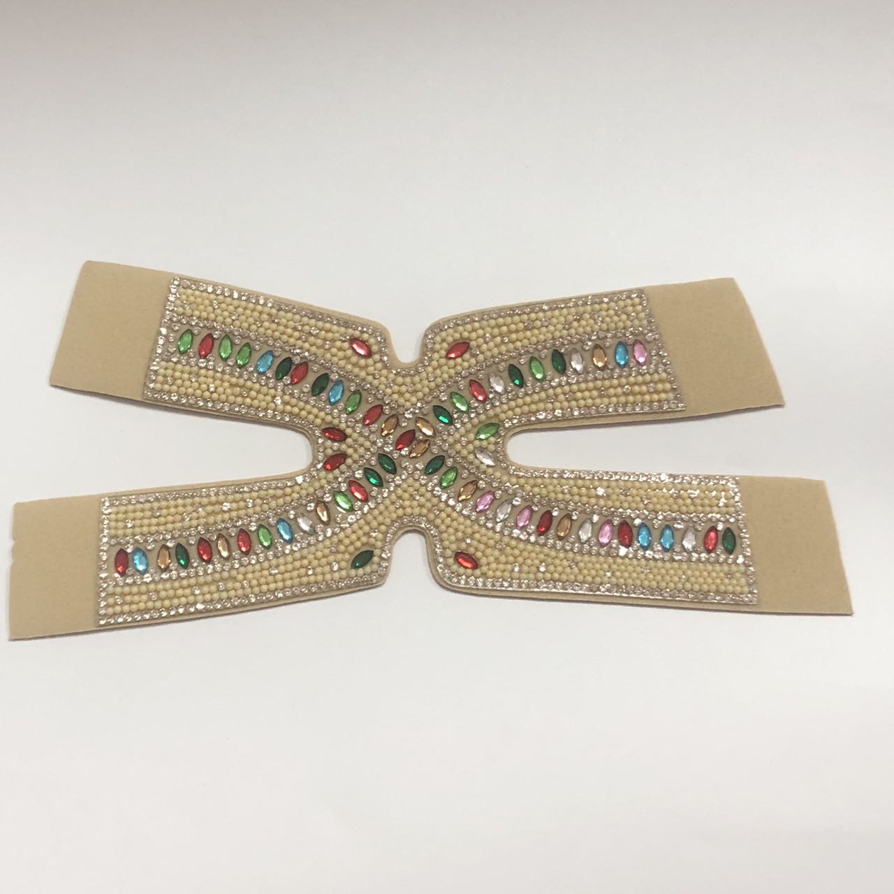 Summer Fashion Breathable Comfortable Durable Handmade Shining Sandal Upper in PU Material with Pearls and Rhinestones - Image 7