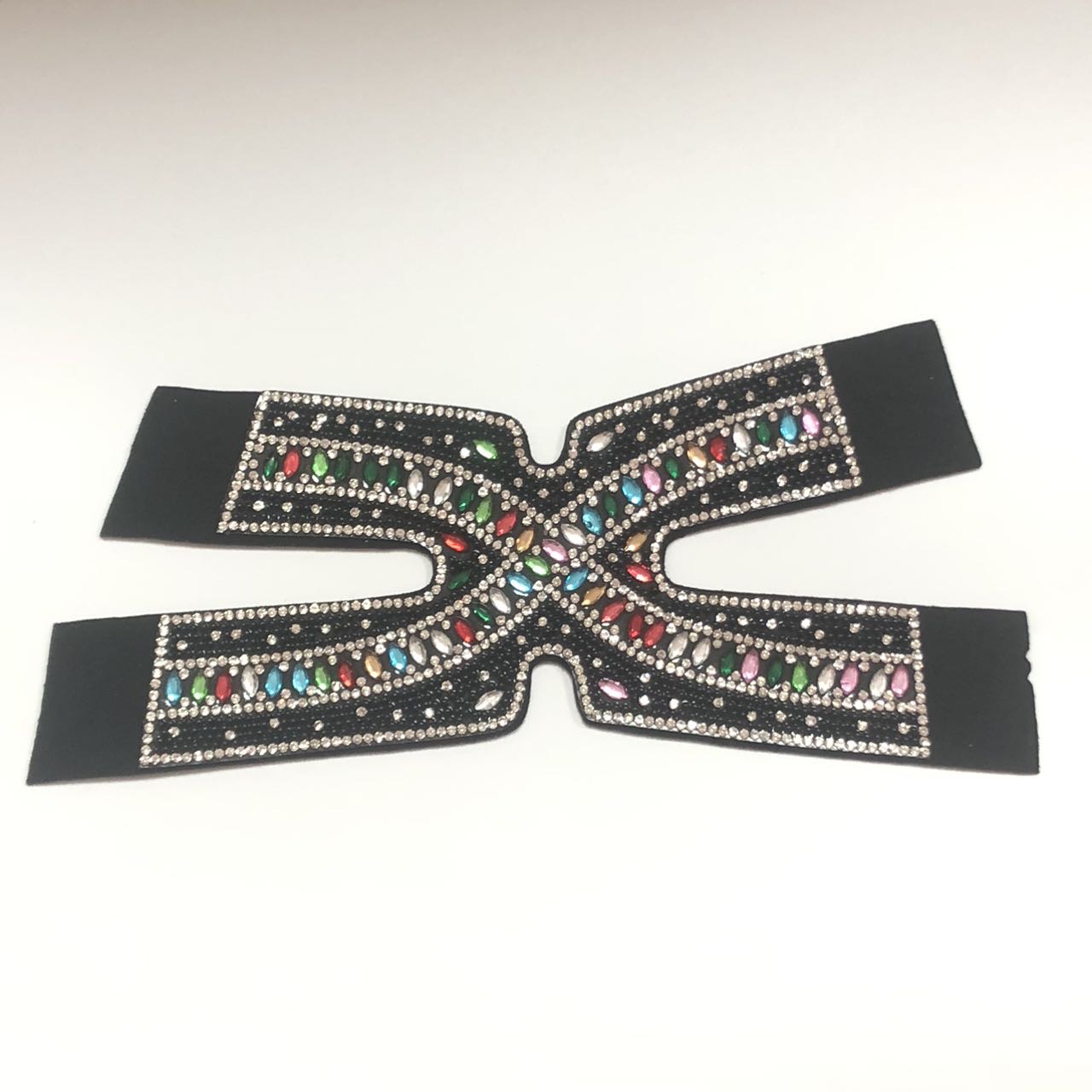 Summer Fashion Breathable Comfortable Durable Handmade Shining Sandal Upper in PU Material with Pearls and Rhinestones - Image 6