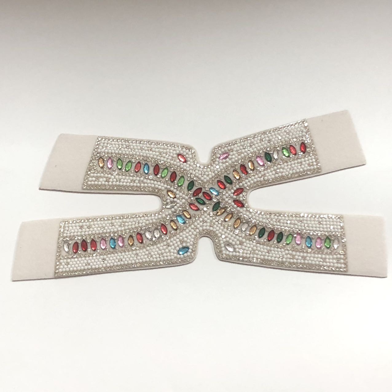 Summer Fashion Breathable Comfortable Durable Handmade Shining Sandal Upper in PU Material with Pearls and Rhinestones - Image 5