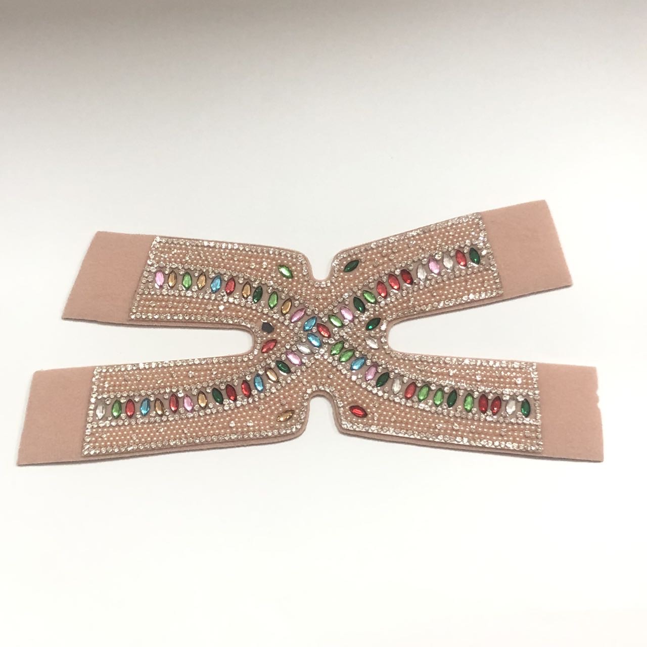 Summer Fashion Breathable Comfortable Durable Handmade Shining Sandal Upper in PU Material with Pearls and Rhinestones - Image 4