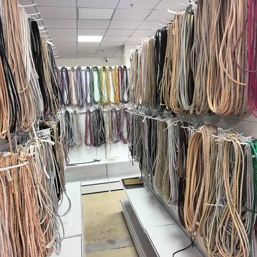 rhinestone-rope-display-area
