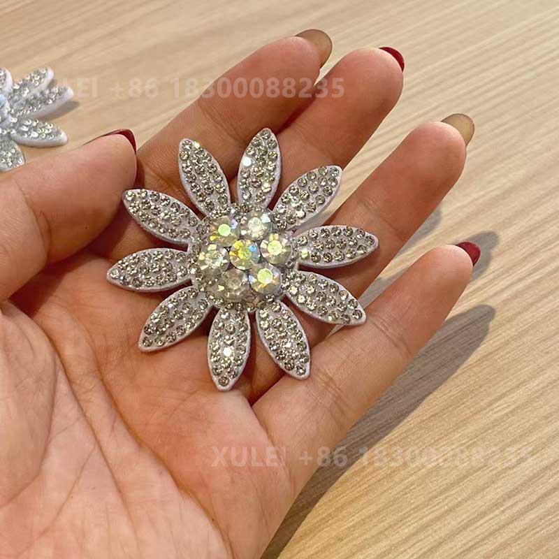 Sparkly Daisy Rhinestone Patch – Removable Iron-on Decor for Clothes, Bags & Jeans - Image 2