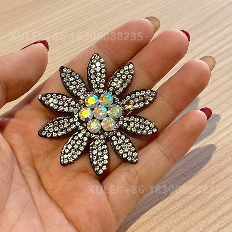 Sparkly Daisy Rhinestone Patch – Removable Iron-on Decor for Clothes, Bags & Jeans - Image 3