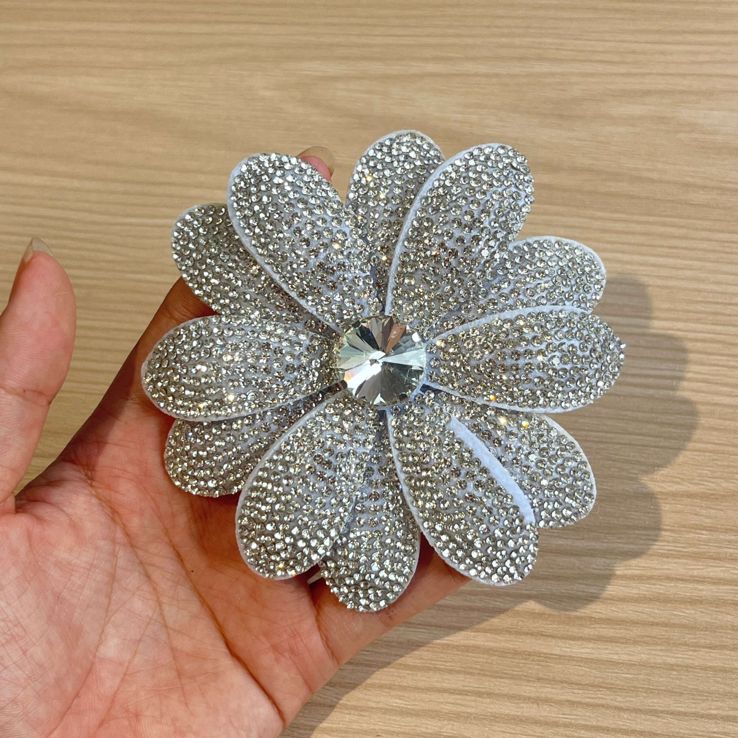 Full Rhinestone 3D Flower Hotfix Patches – Sparkly Iron-on Decor for Clothing DIY Wholesale - Image 4