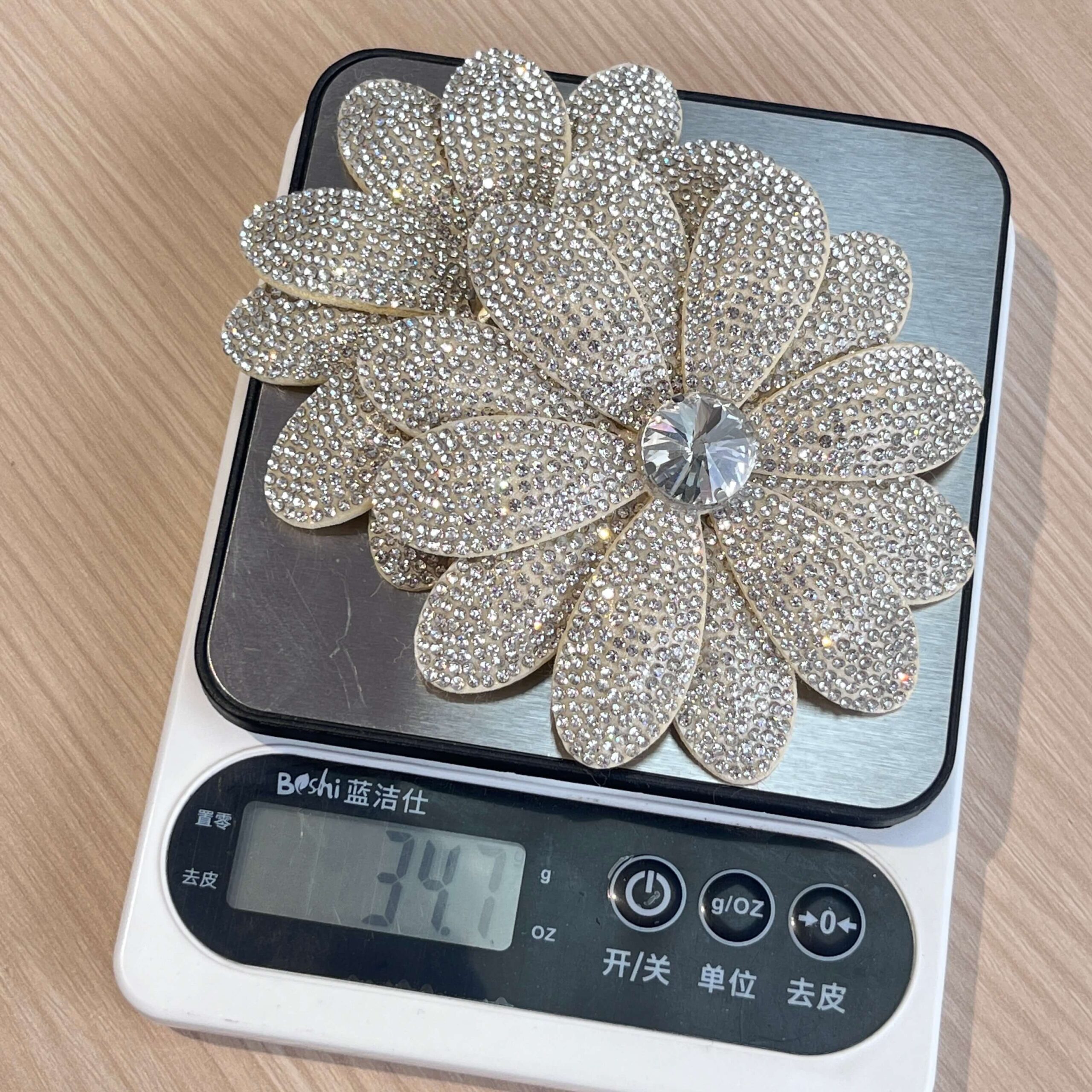 Full Rhinestone 3D Flower Hotfix Patches – Sparkly Iron-on Decor for Clothing DIY Wholesale - Image 6