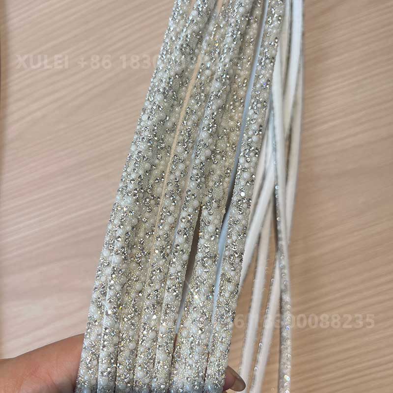Pearl Glitter Rhinestone Round Strip – Crystal Beaded Circular Trim for Shoes, Bags Wholesale - Image 3